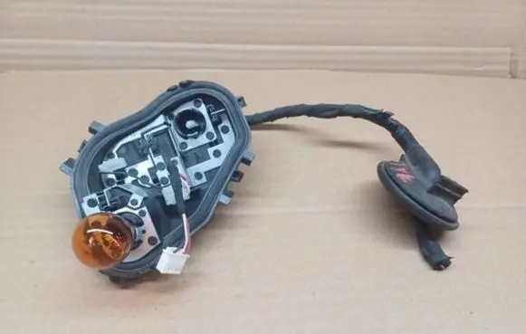 Seat Leon (5F) Tail light bulb cover holder
