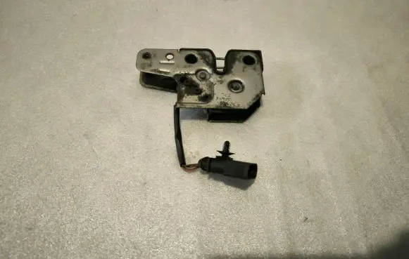 Porsche Cayenne (92A) Tailgate/trunk/boot lock/catch/latch 1J0973824