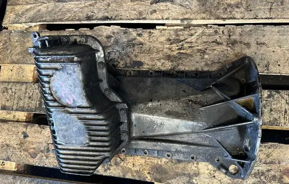 BMW M3 e30 Oil sump 17152689