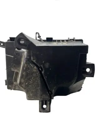Volvo XC70 Air filter box 8626061