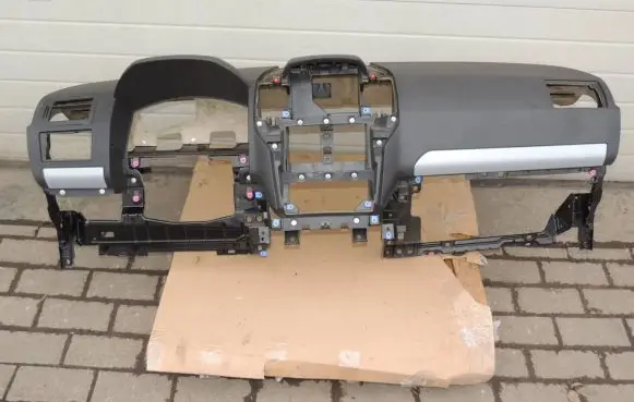 Opel Zafira B Dashboard 13206043