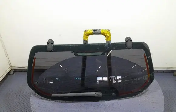 Hyundai Tucson JM Rear windscreen/windshield window