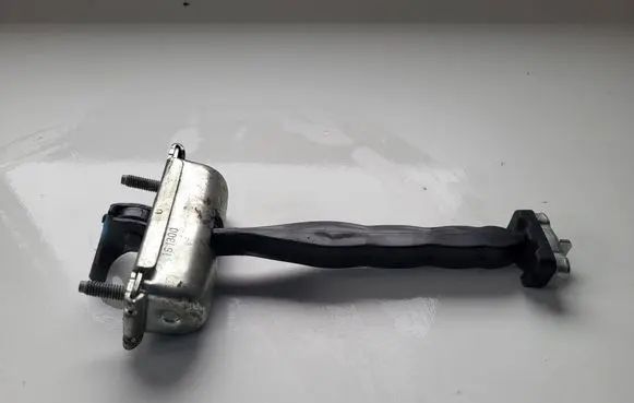 Ford Kuga II Front door check strap stopper