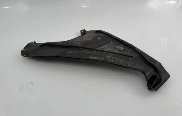 Audi Q7 4M Fuel tank bottom protection 4M0825219E