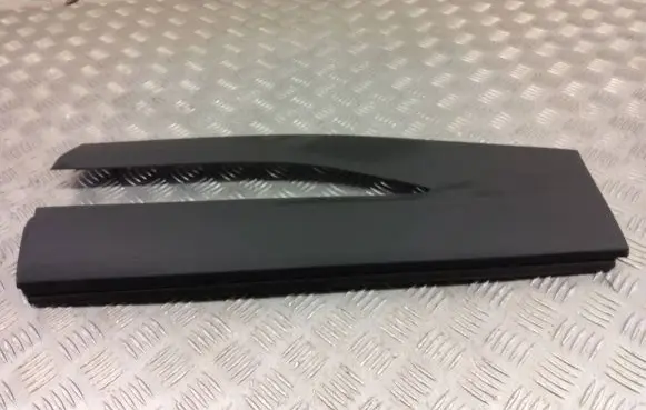 Opel Mokka X Rear door trim (molding) 9841010680