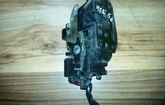 Mazda 626 Rear door lock