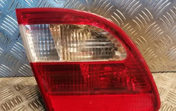 Mercedes-Benz E W211 Tailgate rear/tail lights 2118201364