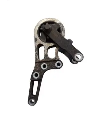 Engine mount bracket