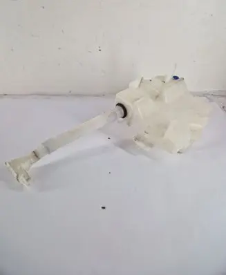 Mitsubishi Outlander Windshield washer fluid reservoir/tank hlc37062