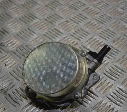 Volkswagen Touareg II Vacuum pump 059145100J