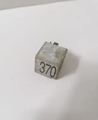 Audi A6 S6 C5 4B Other relay 8D0951253