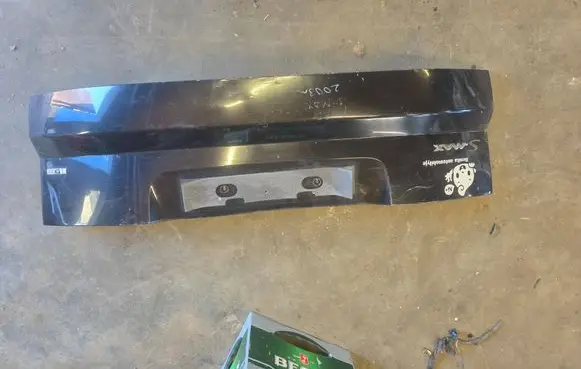 Ford S-MAX Tailgate trim