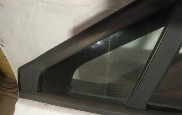 Renault Scenic III - Grand scenic III Front door vent window glass four-door as2