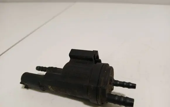 Mercedes-Benz C W204 Valve vacuum 0025401497 8B43625B00