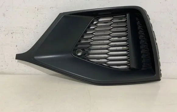 Audi Q8 Front bumper lower grill 4M8807681A