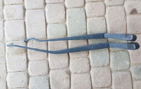 Hyundai Tucson JM Front wiper blade arm