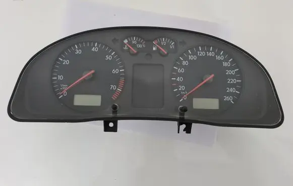 Volkswagen PASSAT B5.5 Speedometer (instrument cluster) 3B1919880