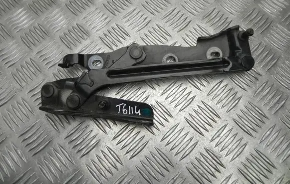 Ford Focus Tailgate/trunk/boot hinge 015N5A T6114