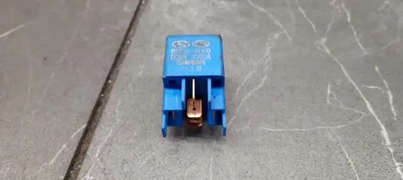 Hyundai i30 Fuel pump relay 95230-2R100