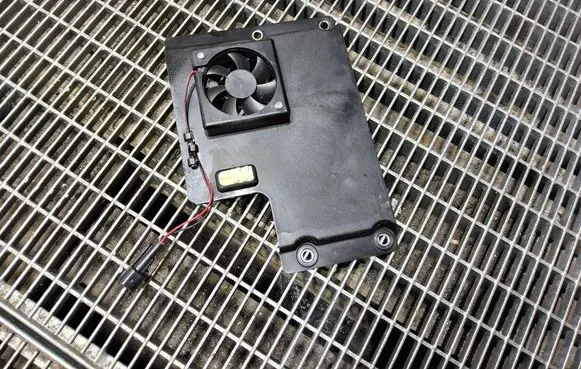 Land Rover Range Rover Sport L320 Engine control unit/module fan AH2212C525DA