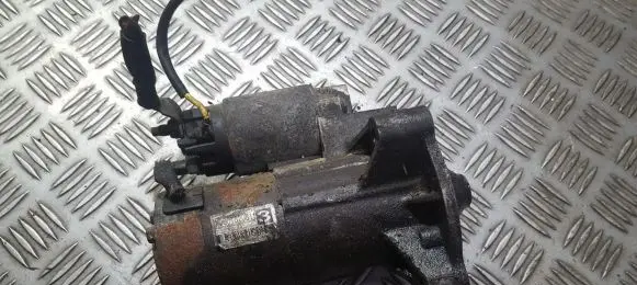 Citroen Xsara Picasso Starter motor m000t82081