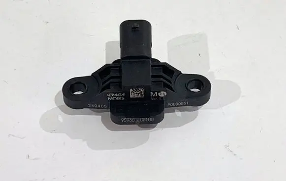 Hyundai i30 Airbag deployment crash/impact sensor 95930CG100