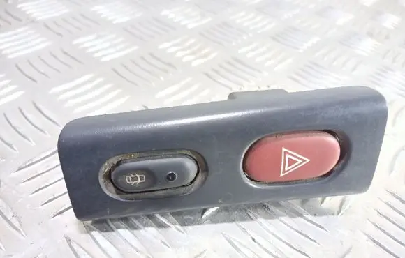 Renault Laguna I Hazard light switch