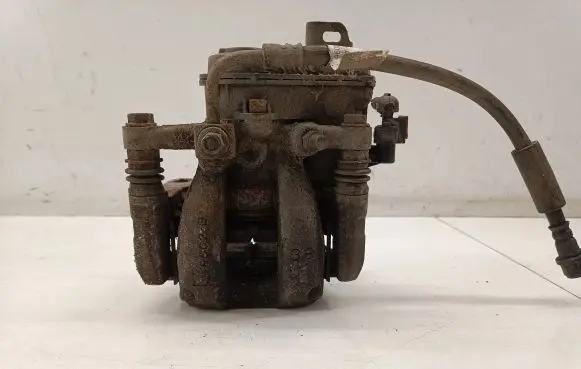 Opel Insignia B Rear brake caliper 84199608