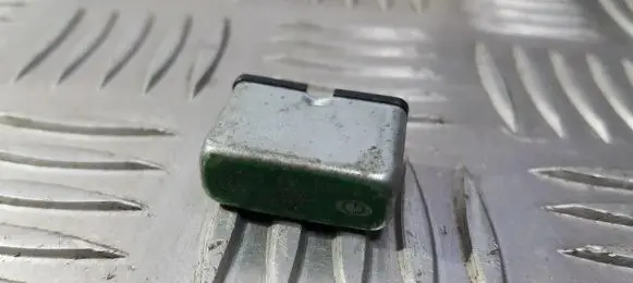 Volkswagen Golf IV Other relay 443937105A