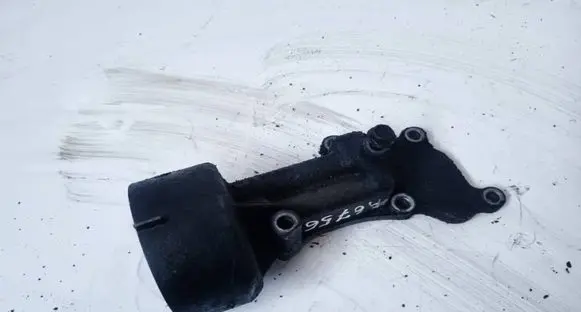 Nissan Primera Oil filter mounting bracket 