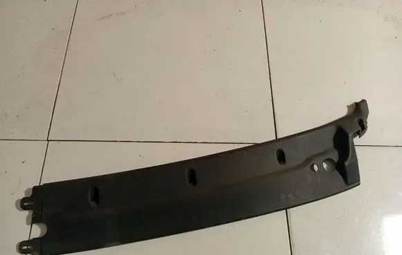 Iveco Daily 30.8 - 9 Wiper trim 504022284SX