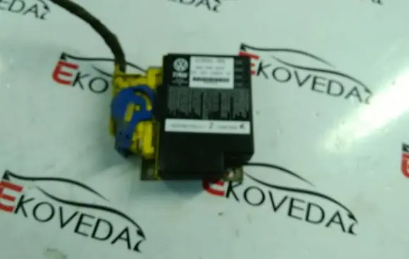 Volkswagen Polo IV 9N3 Airbag control unit/module 6Q0909601