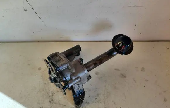 Volkswagen Sharan Oil pump 06A115121