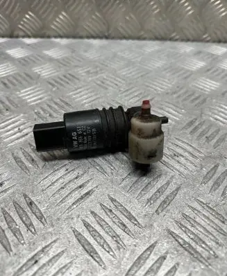 Volkswagen Touran II Windscreen/windshield washer pump 1K6955651 3122789