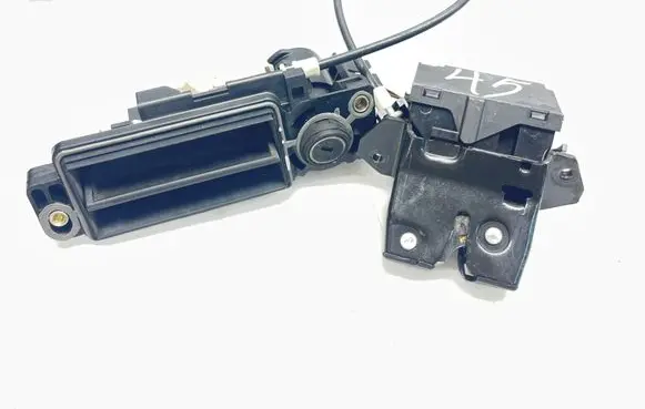Mercedes-Benz E W211 Loading door lock A1717500085 A1717500185