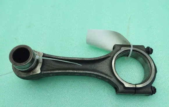 Land Rover Freelander 2 - LR2 Connecting rod/conrod 