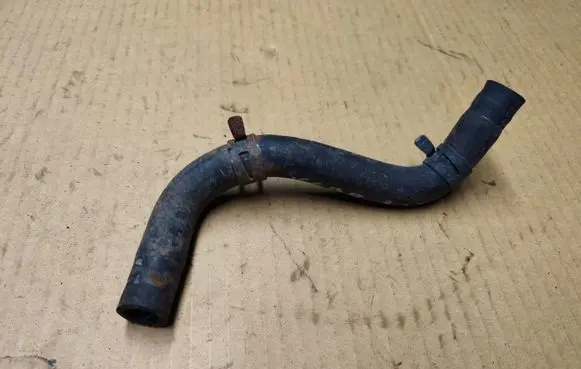 Jeep Grand Cherokee (WJ) Engine coolant pipe/hose