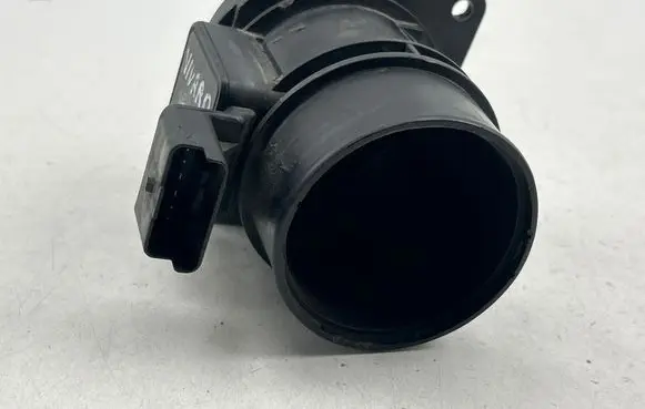 Opel Vivaro Mass air flow meter 5WK9620 7700109812 H7700104426
