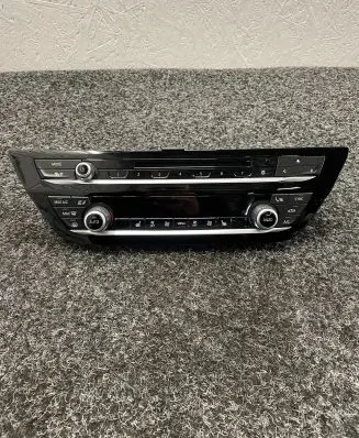 BMW 5 G30 G31 Climate control unit 6999400