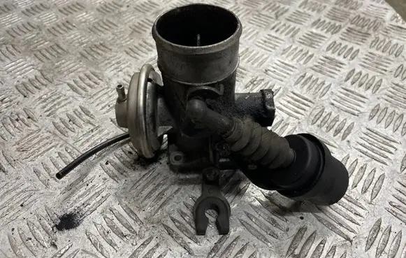 Mercedes-Benz C W202 EGR valve A6110980417