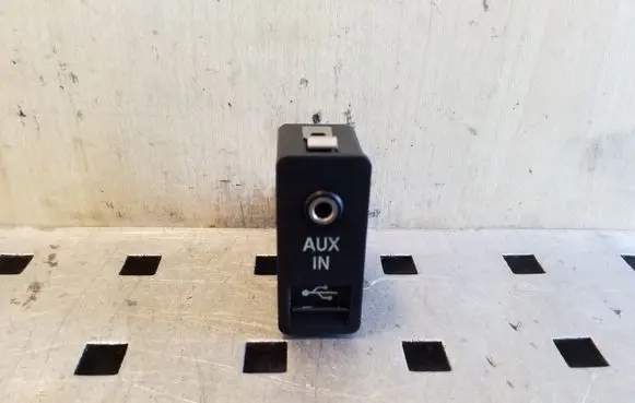 BMW 5 GT F07 AUX in-socket connector 61319129651 9129651