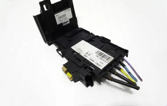 Peugeot 3008 I Fuse module 28236841 SW06A HW09A
