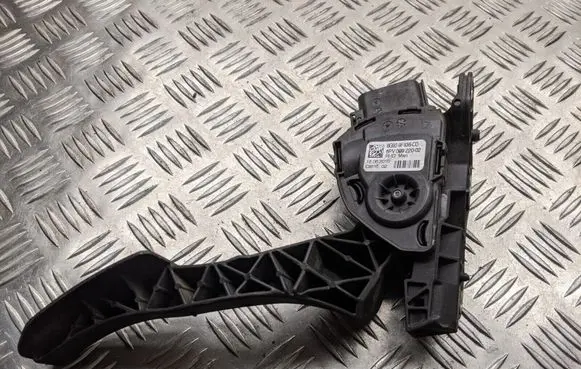 Volvo S80 Accelerator throttle pedal 6G929F836CD