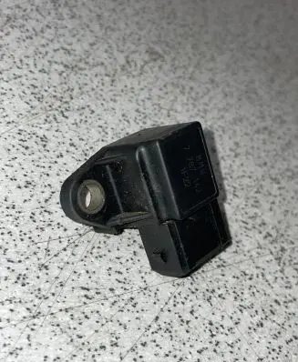 BMW 7 E65 E66 Air pressure sensor 7787142 1F22