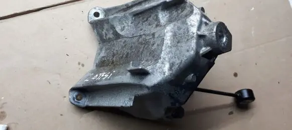 Audi A4 S4 B9 8W Engine mounting bracket 4M0199307BN