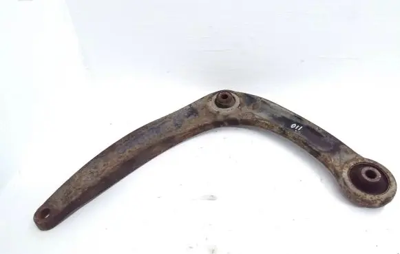 Peugeot 308 Front lower control arm/wishbone 833547