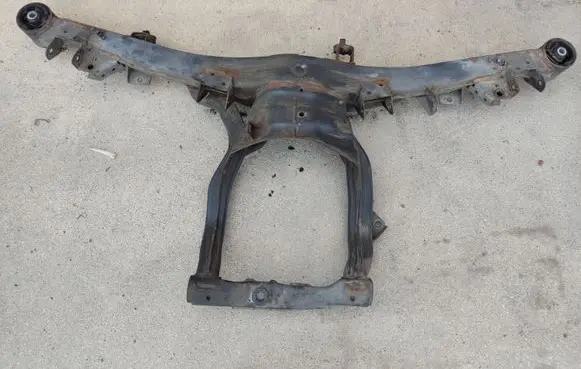 BMW 7 E32 Rear axle beam 