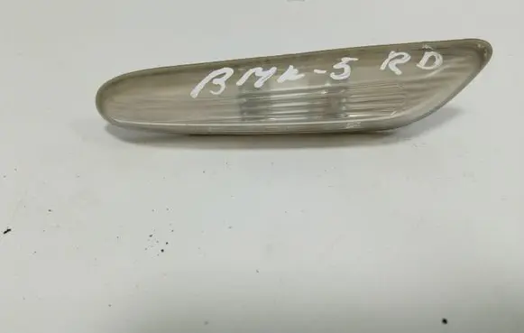 BMW 5 E60 E61 Front fender indicator light
