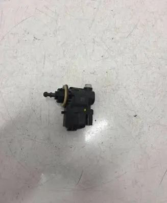 Nissan Juke I F15 Headlight level adjustment motor 89095040