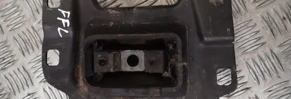Ford Focus Engine mount bracket 349249l